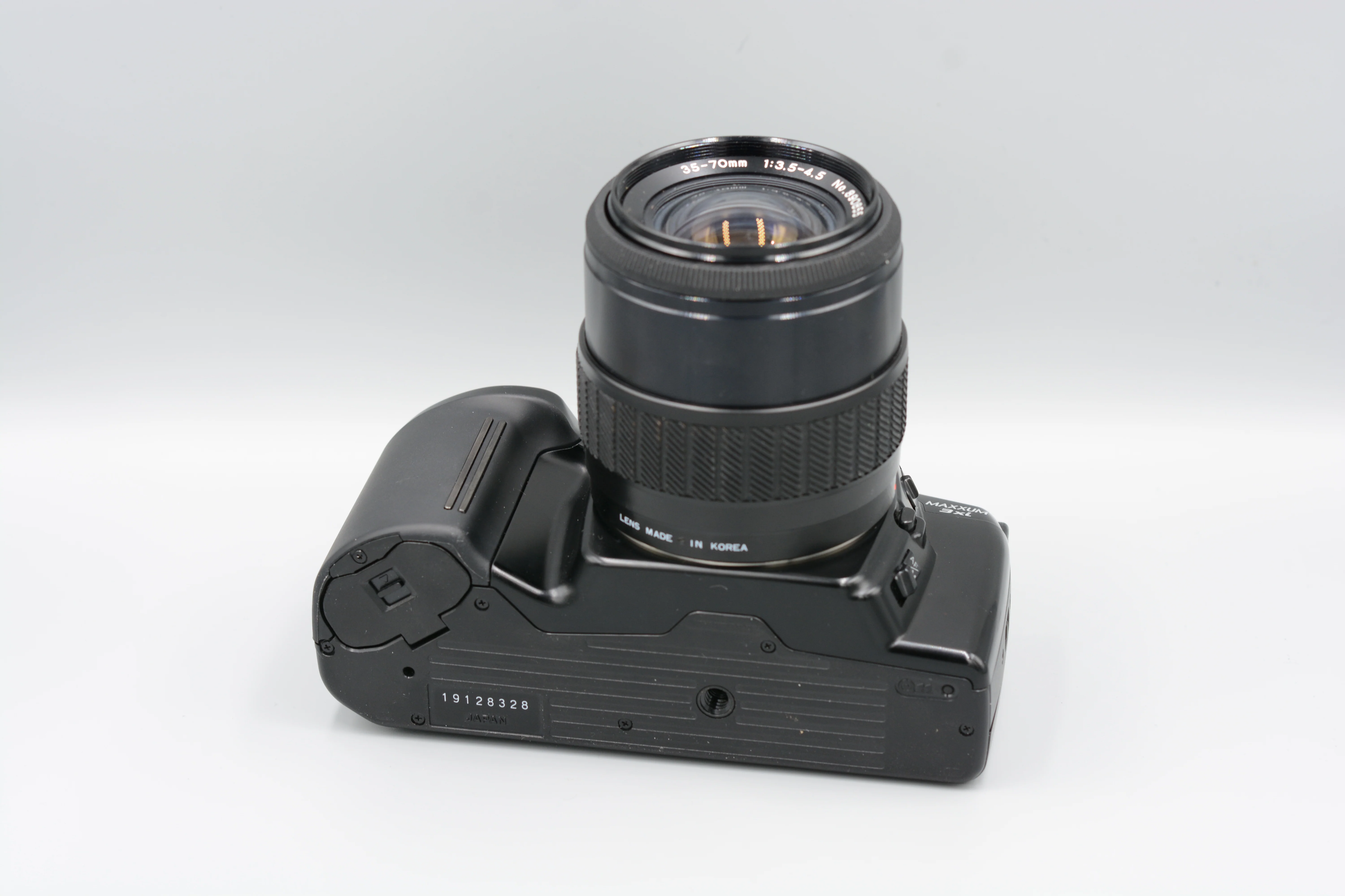 Used Minolta MAXXUM 3xi w/ Samyang 35-70mm f/3.5-4.5 - Image 3
