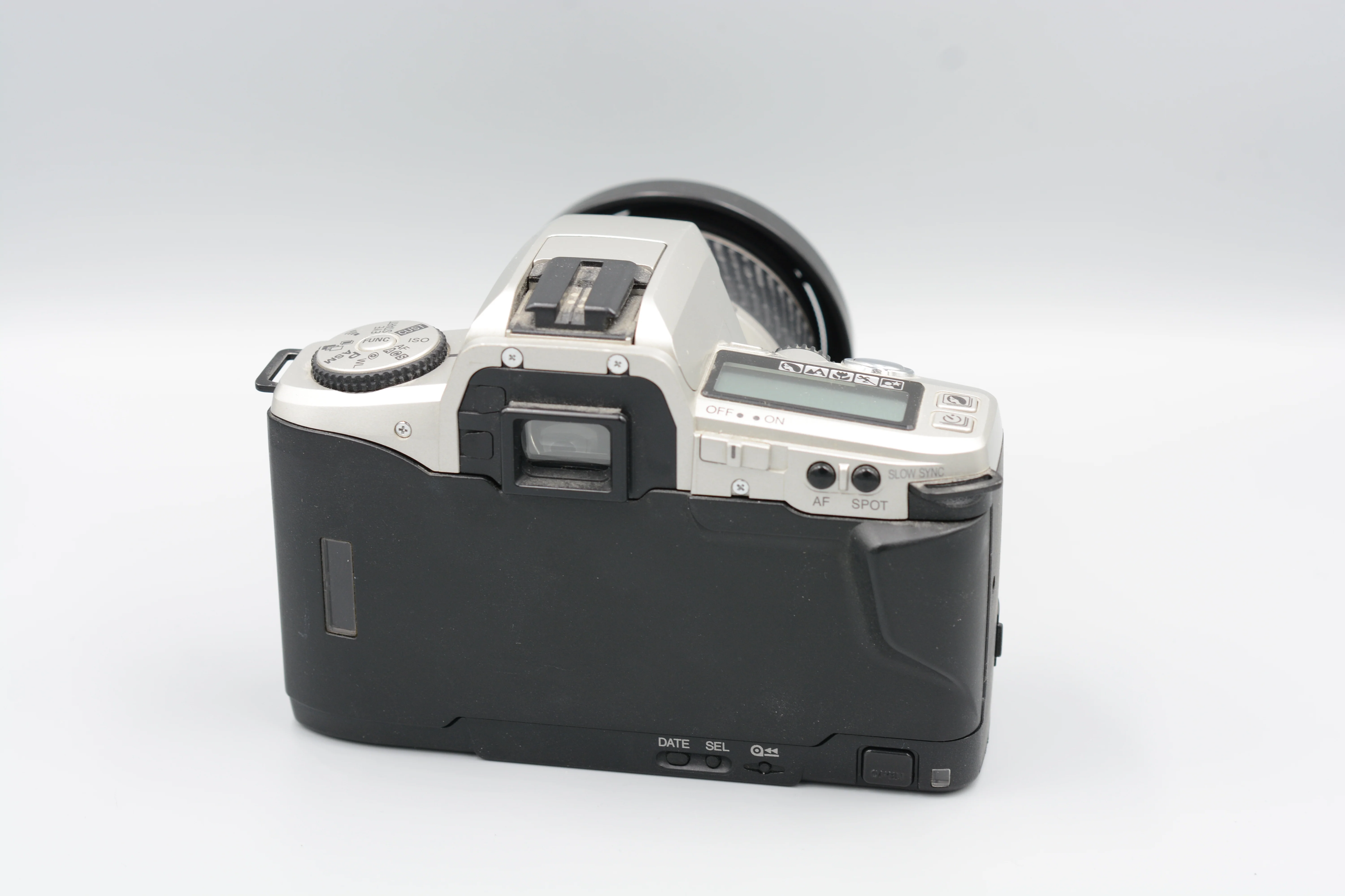 Used Minolta MAXXUM 5 w/ Minolta AF Zoom 28-80 f/3.5-5.6 D - Image 2