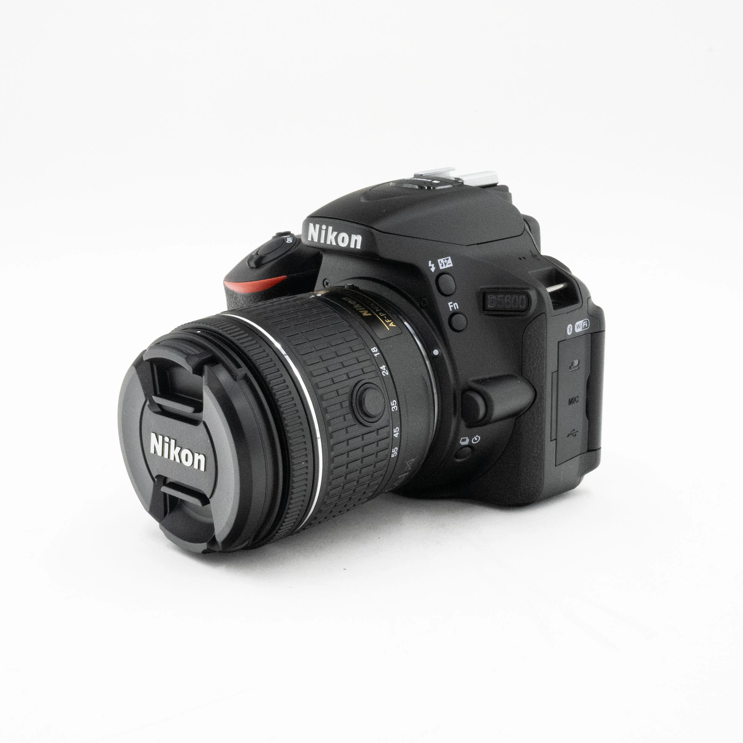 Used - Nikon D5600 w/ Nikon 18-55mm f3.5-5.6G AF-P DX VR - 3269605