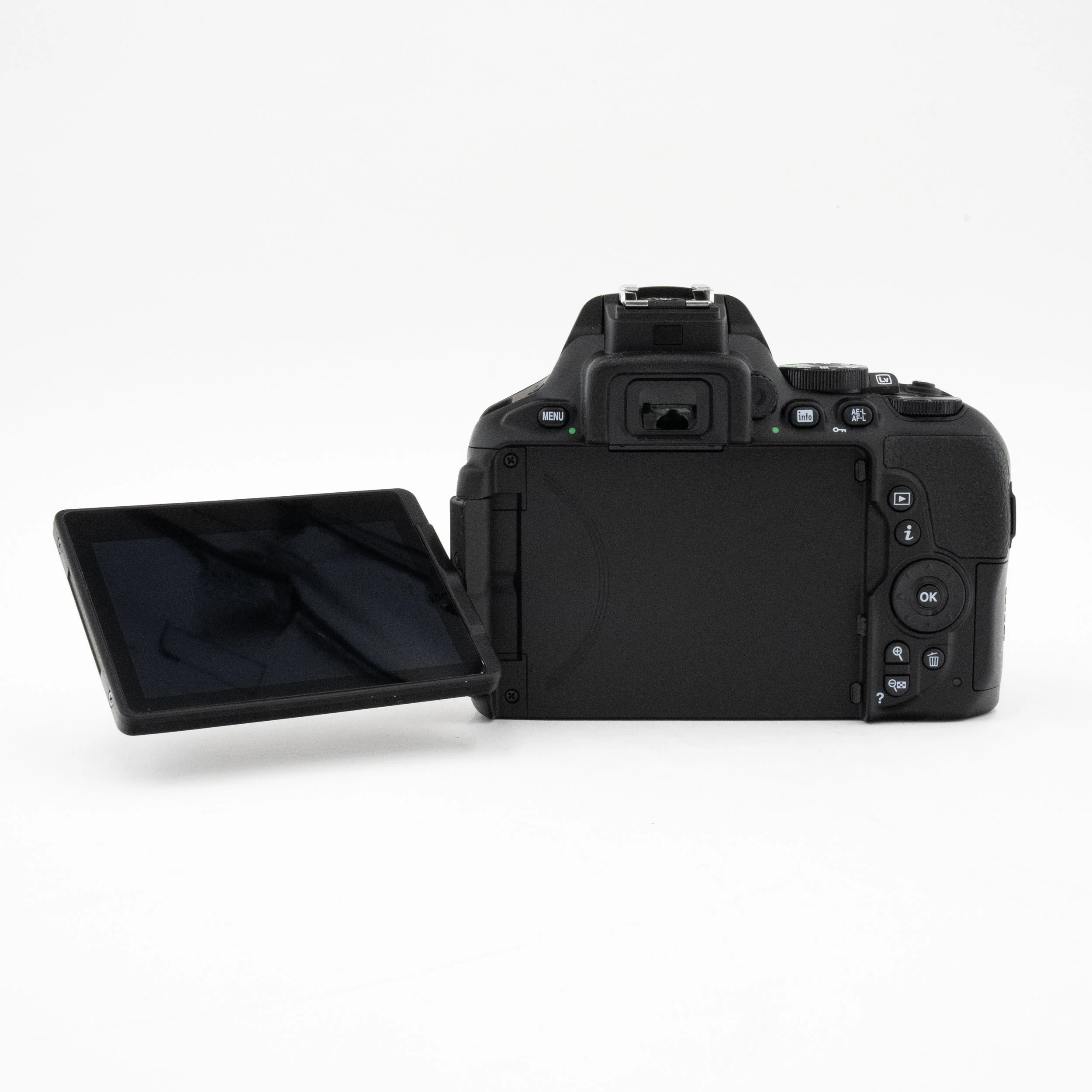 Used - Nikon D5600 w/ Nikon 18-55mm f3.5-5.6G AF-P DX VR - 3269605 - Image 7