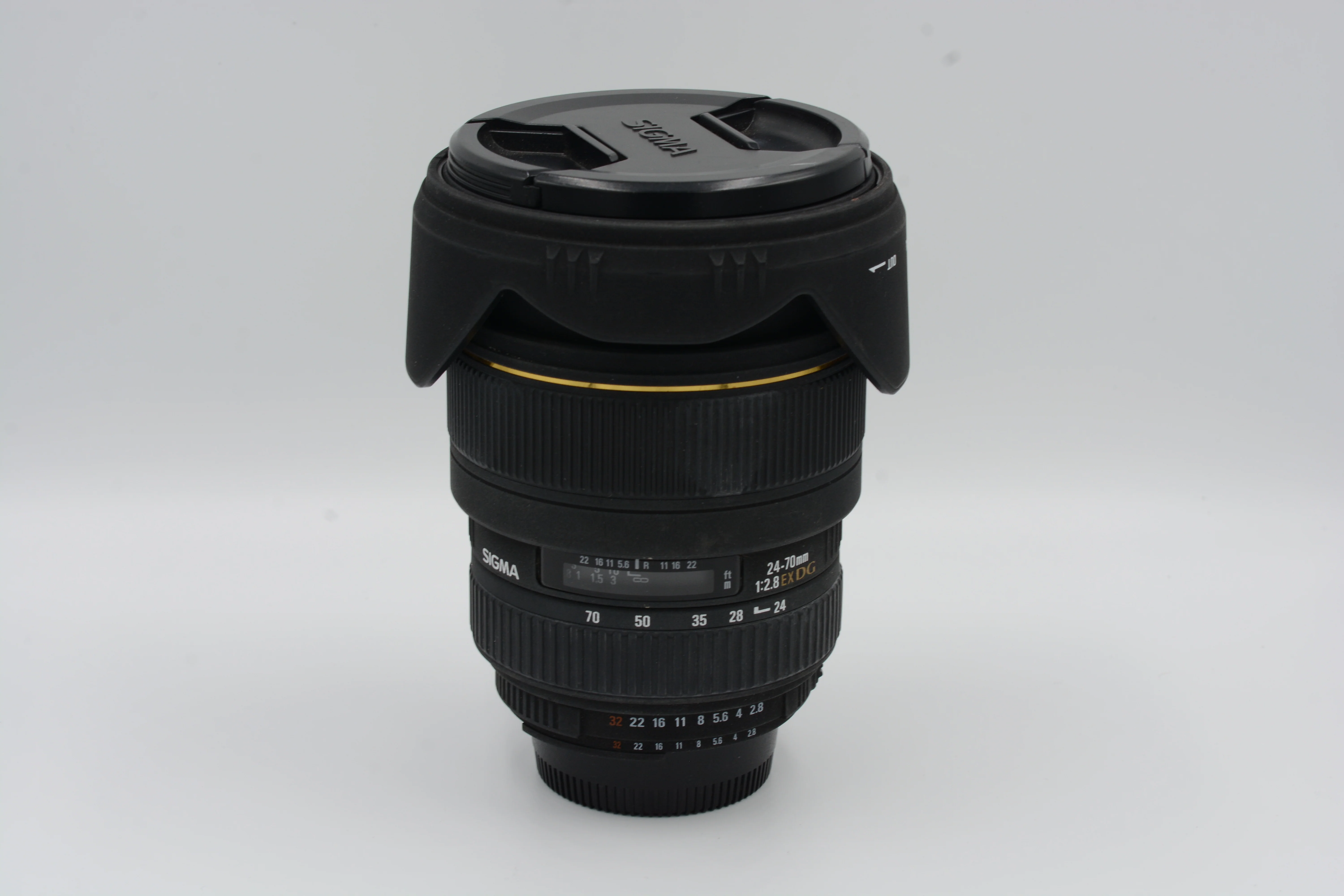 Used Sigma 24-70mm f/2.8 EX DG Macro (for Nikon F)