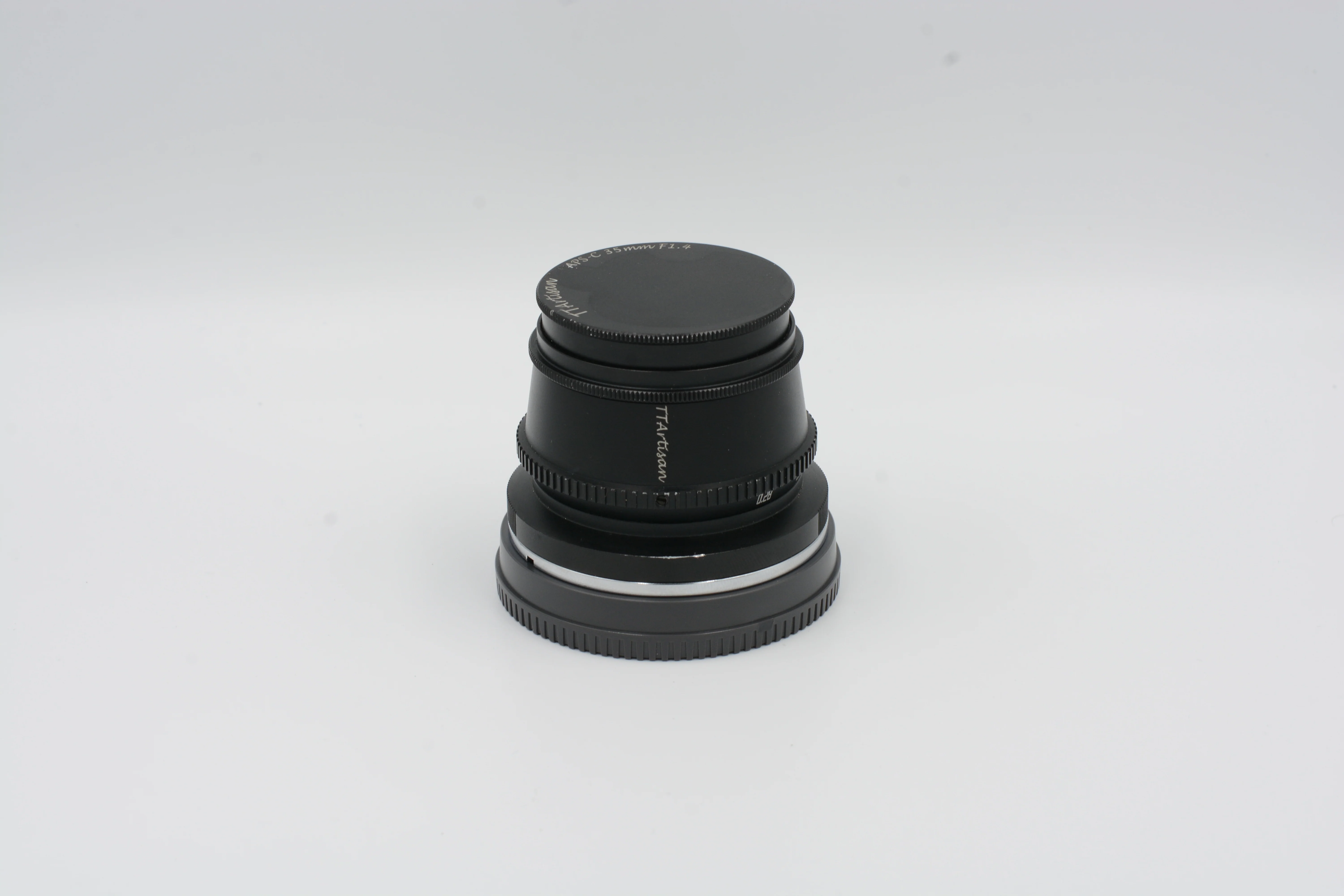Used TTArtisan APS-C 35mm f/1.4 - Image 2